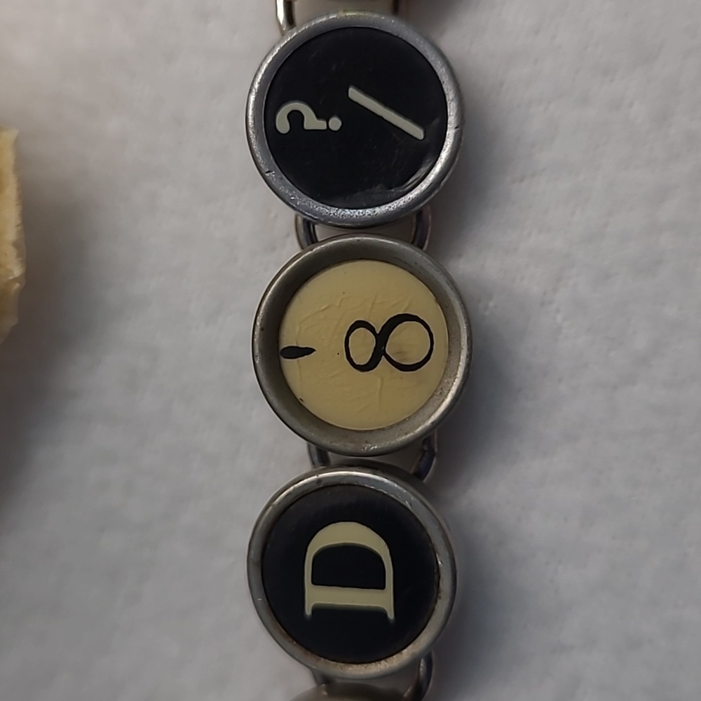 Vintage Typewriter Keys Bracelet Random Retro Black Cream Silvertone Preowned - Picture 8 of 9